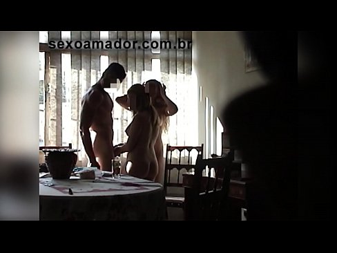 ❤️ L'amichi sessu invitanu un omu gigante è un trio cun ellu ❤❌ Video sessu à co.eviewporn-com.ru ❤