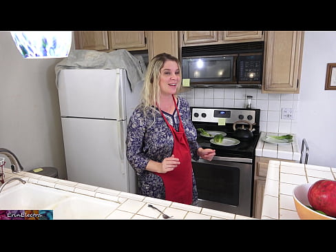 ❤️ Stepmom u munghje in cucina prima di a so data ❤❌ Video sessu à co.eviewporn-com.ru ❤